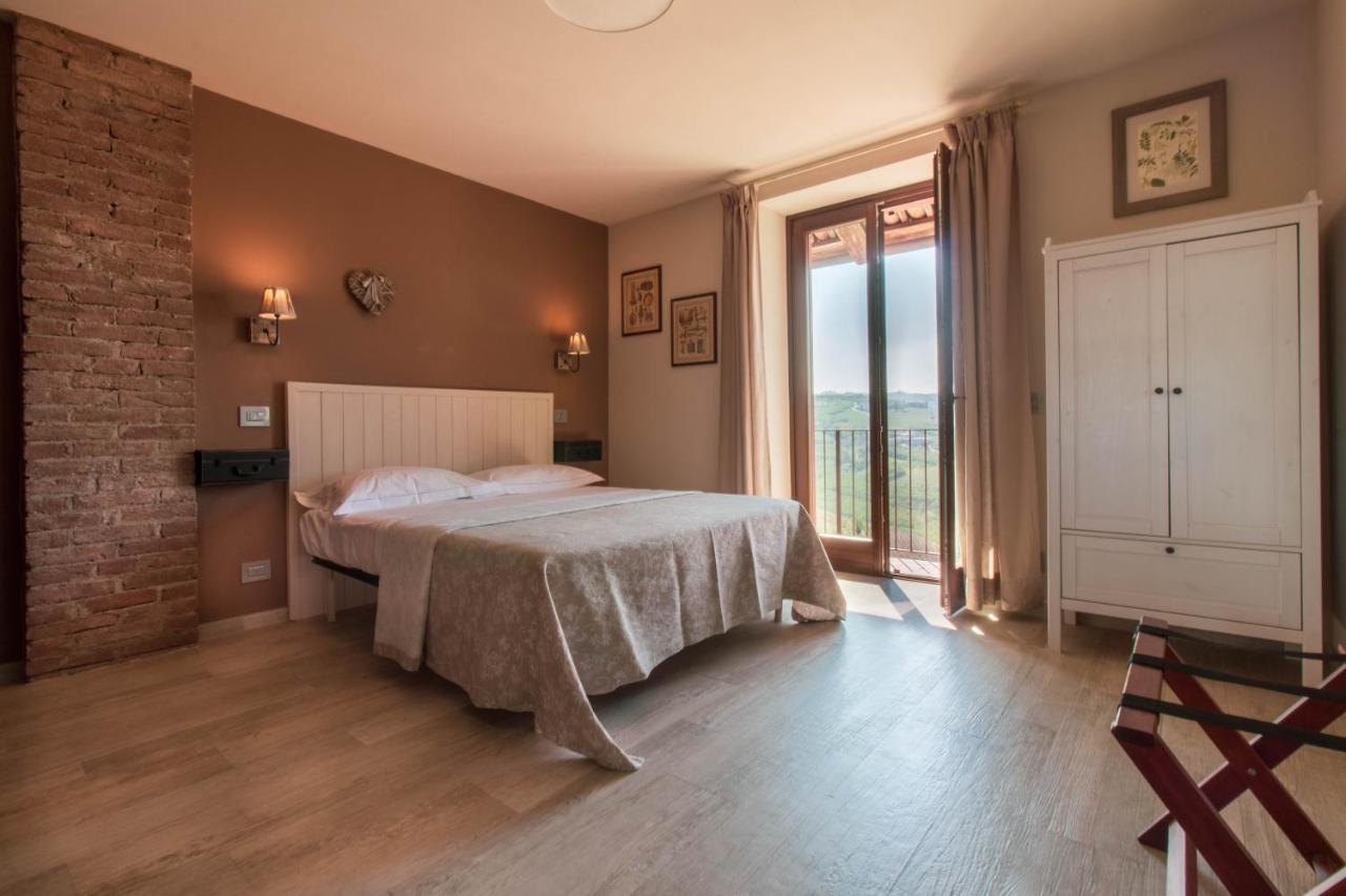 디아노 달바 Poggio Dei Farinetti B&B 외부 사진
